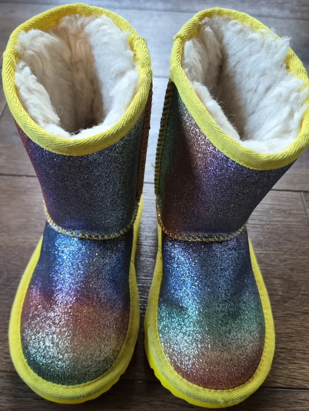UGG Rainbow Glitter Yellow Sole Classic Short Shearling Fur Lined Kids Sz 9